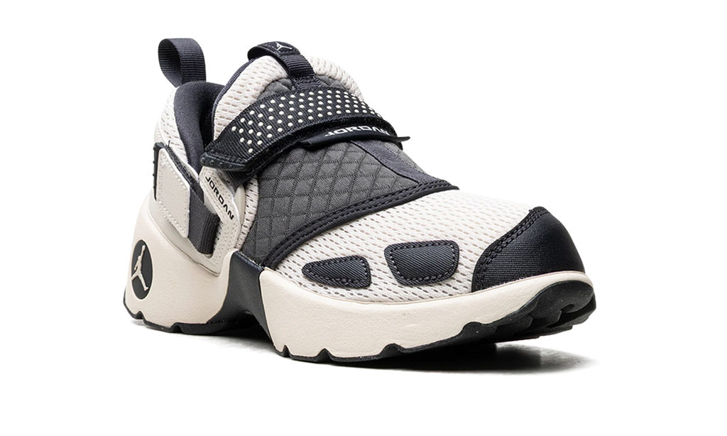 Jordan Trunner LX WMNS "Light Orewood Brown" HQ2164 102