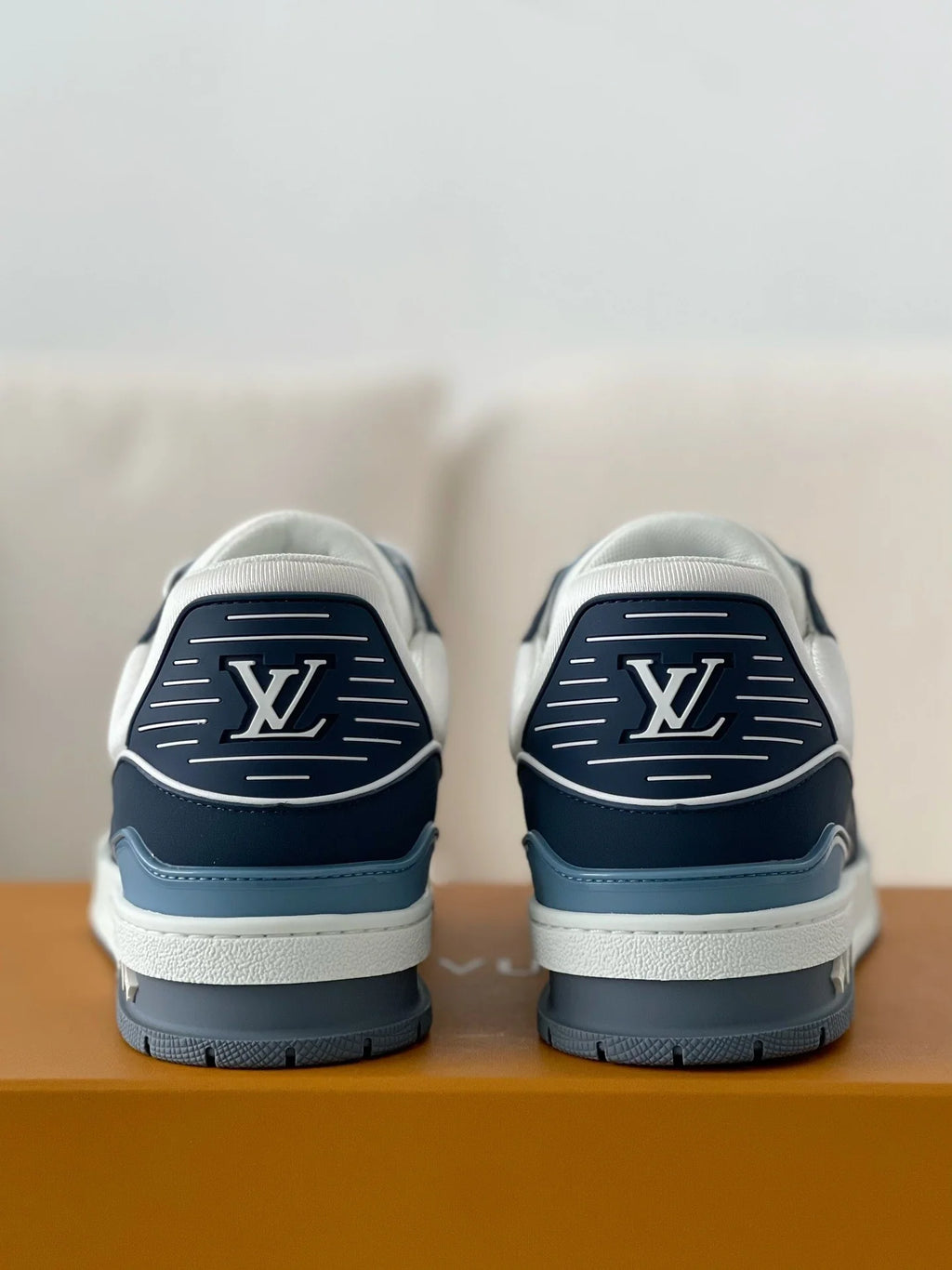 LV Trainer White Blue