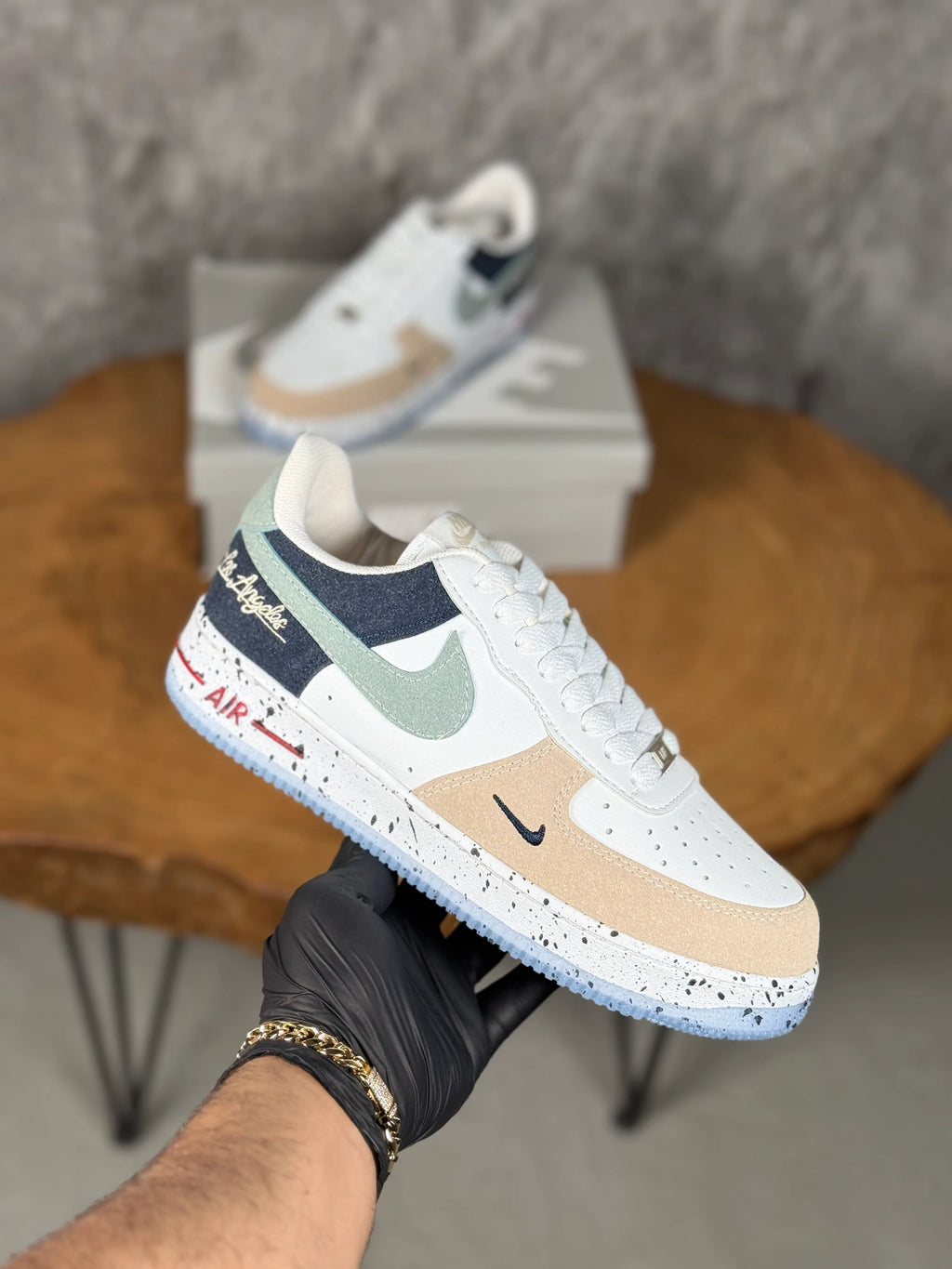 NIKE AIR LOSANGELES MODEL