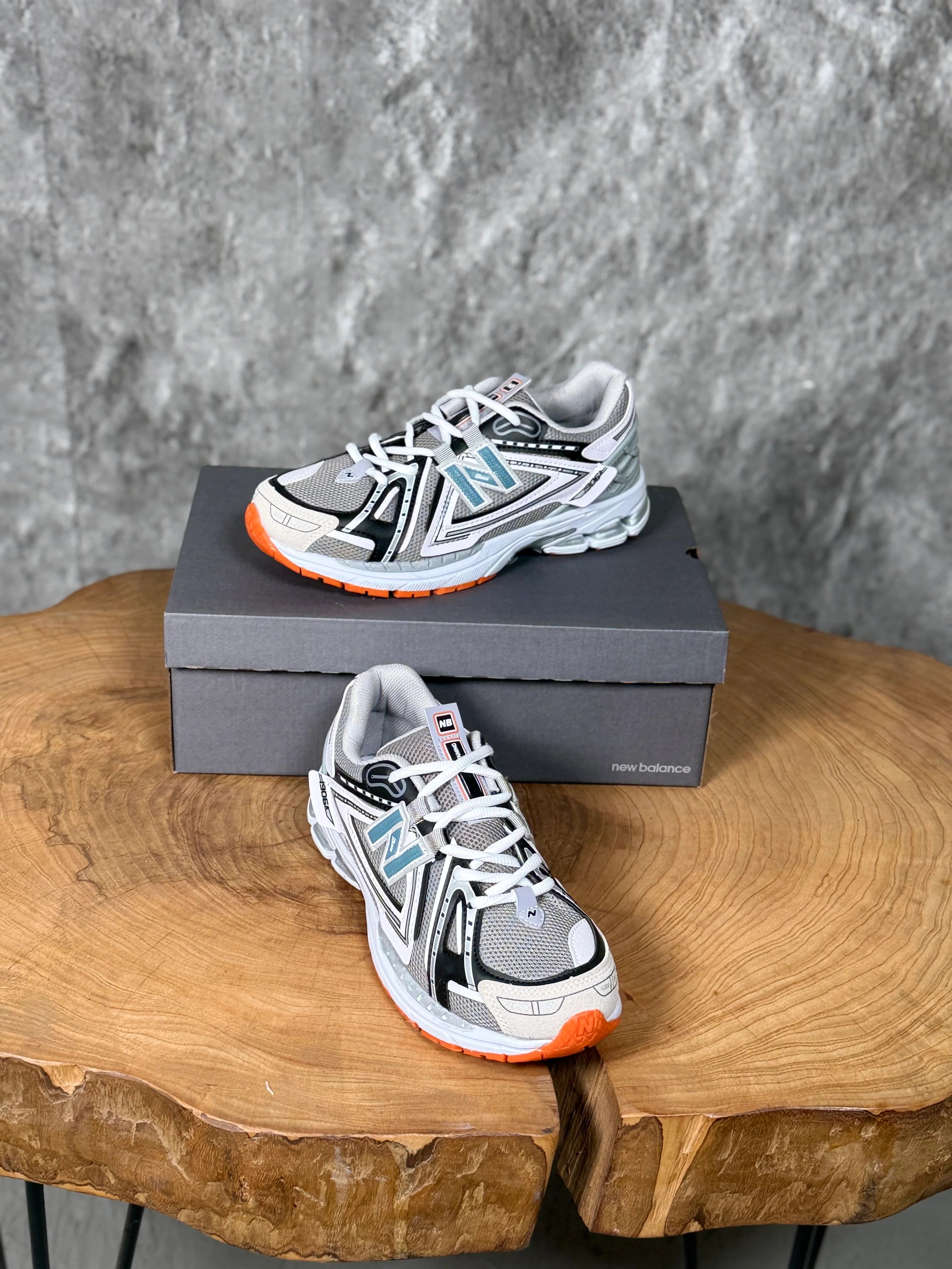 NEW BALANCE 1906 MODEL