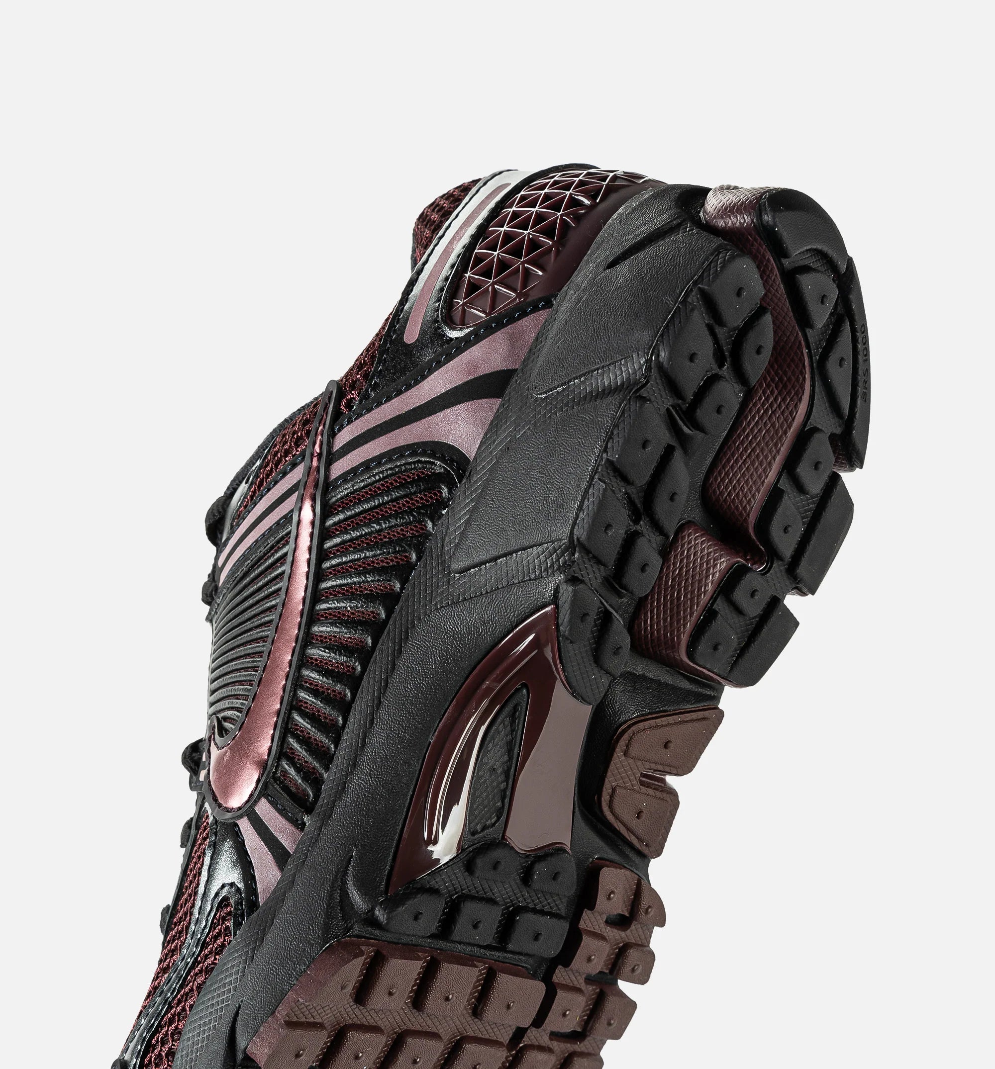 Zoom Vomero 5 Reflective Accents Womens Lifestyle Shoe Black Burgundy Crush Burgundy Ash Dark Team Red