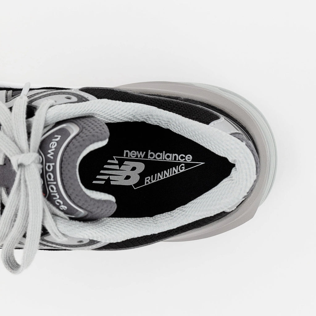 Men's Made in USA 990v6