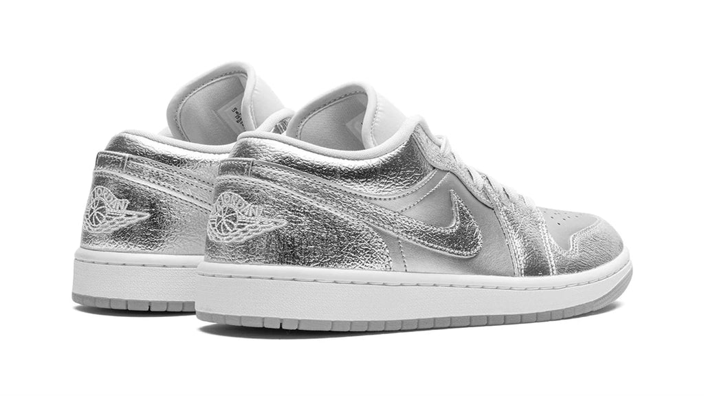 Air Jordan 1 Low SE WMNS Metallic Silver