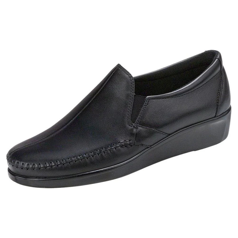 Women's Dream Slip On Loafer in Black
