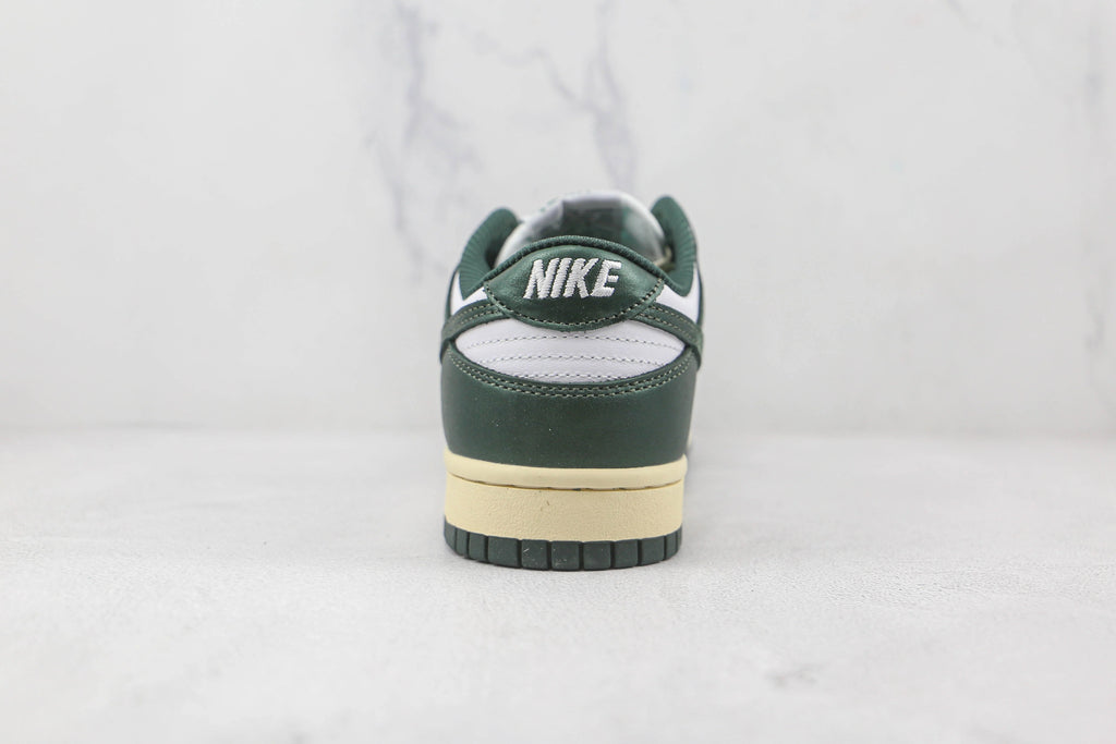 Nike Dunk Low Vintage Green W