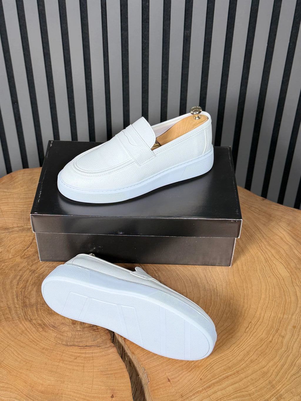 ZARA CASUAL MODEL