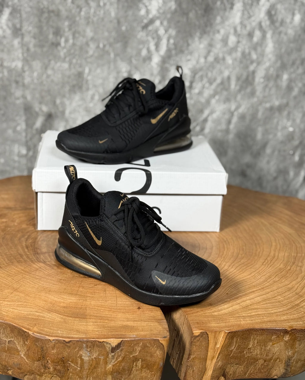 NIKE 270 MODEL