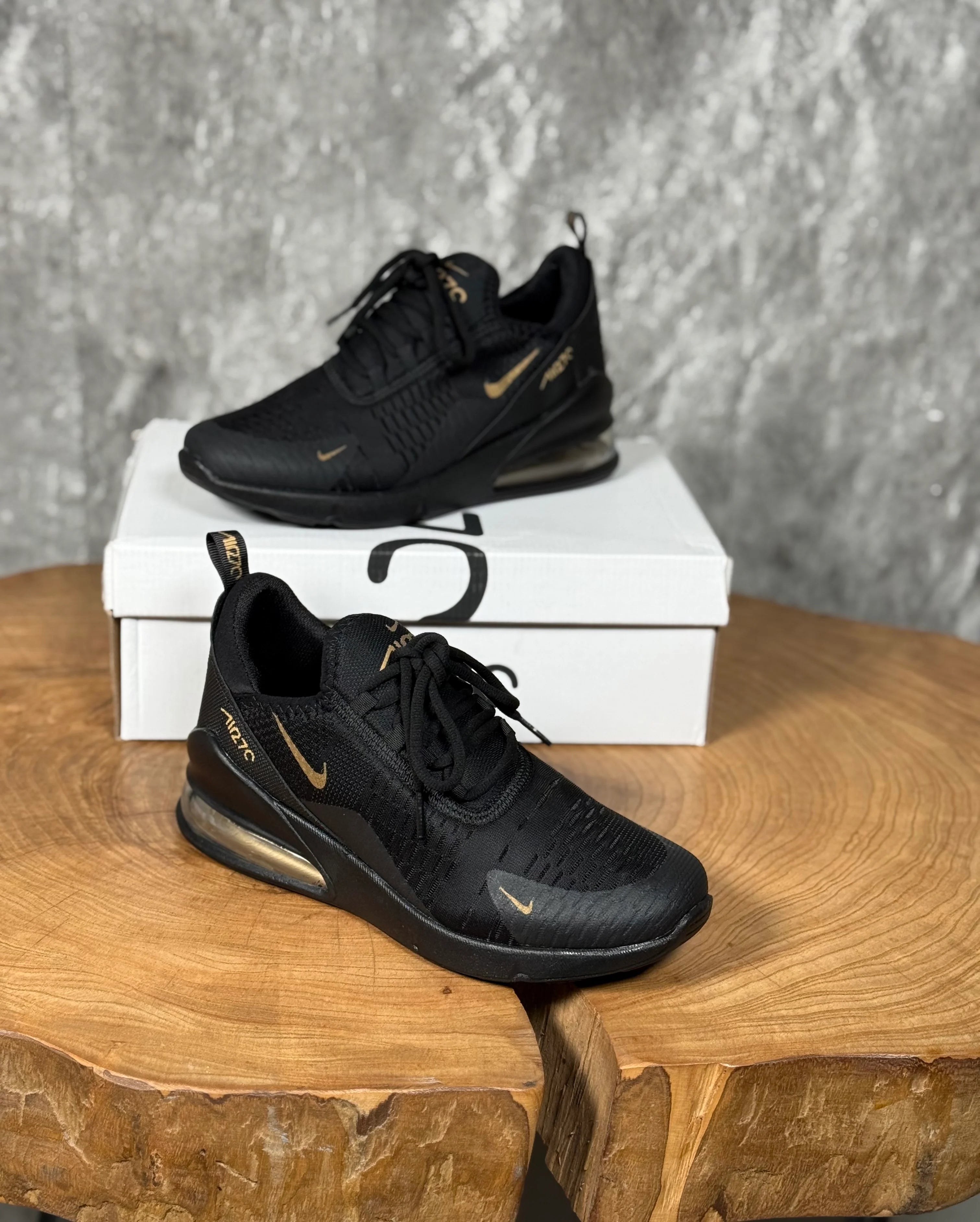 NIKE 270 MODEL