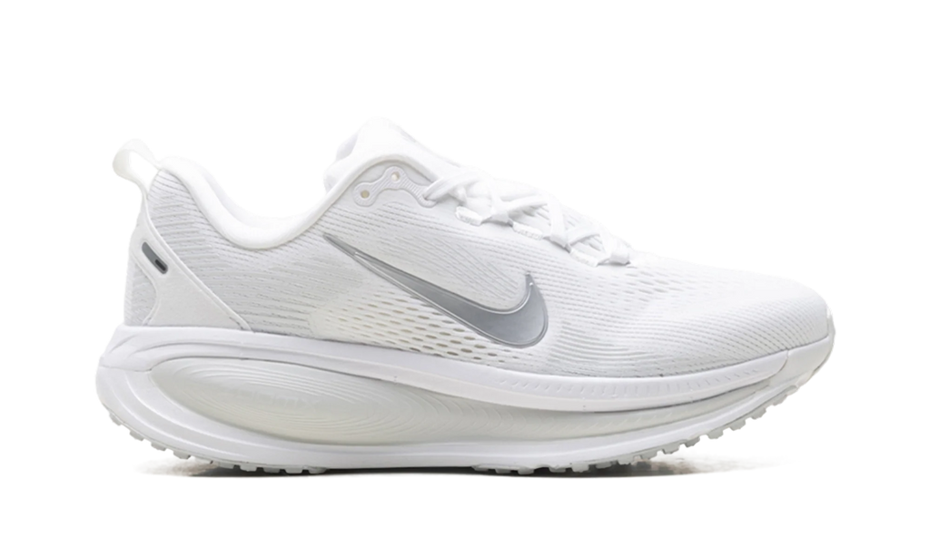 Vomero 18 WMNS"White Photon Dust Summit White Metallic Silver" HM6804 104