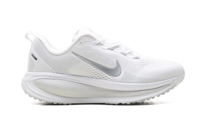 Vomero 18 WMNS"White Photon Dust Summit White Metallic Silver" HM6804 104
