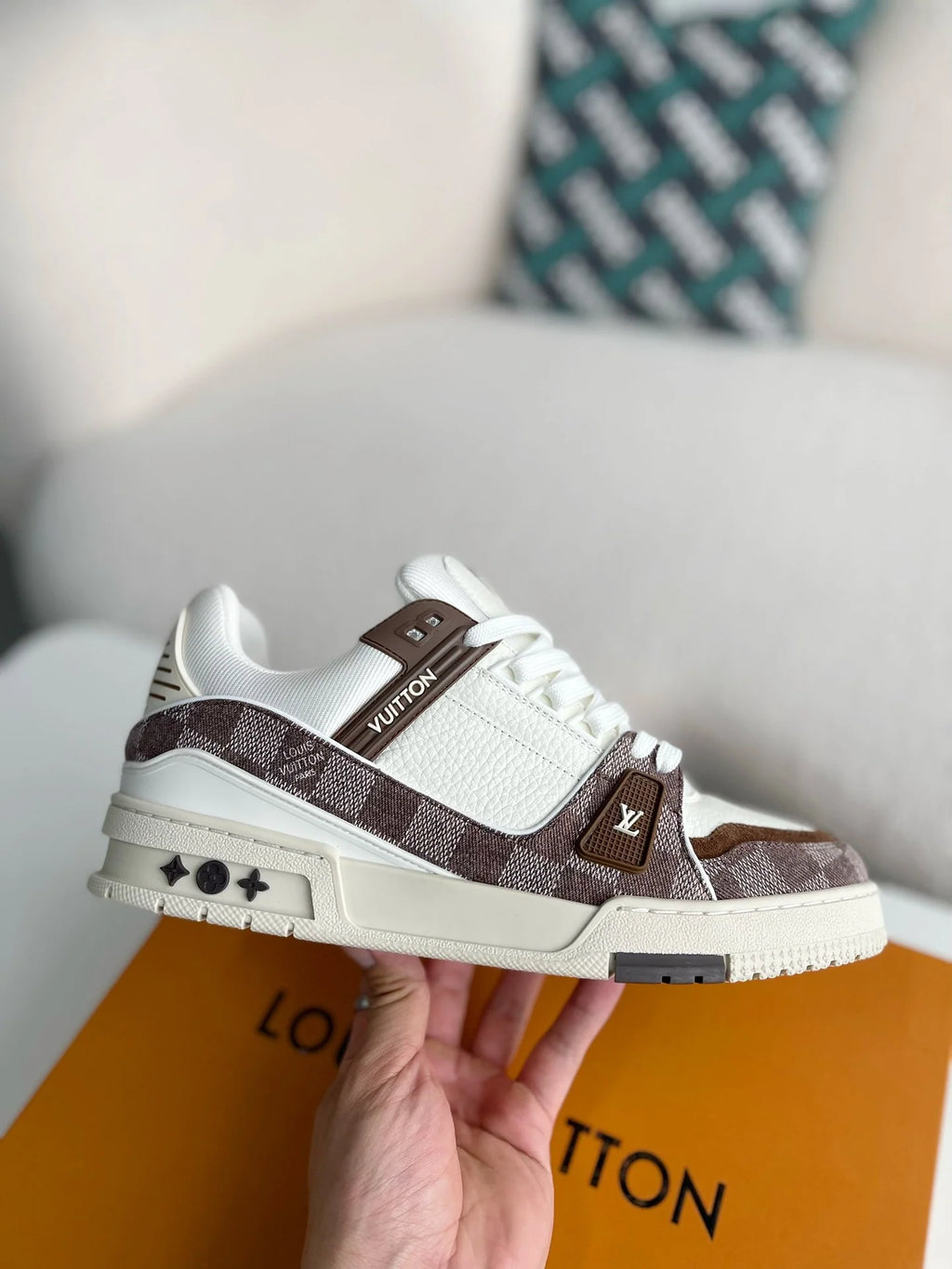 LV Trainer White Brown