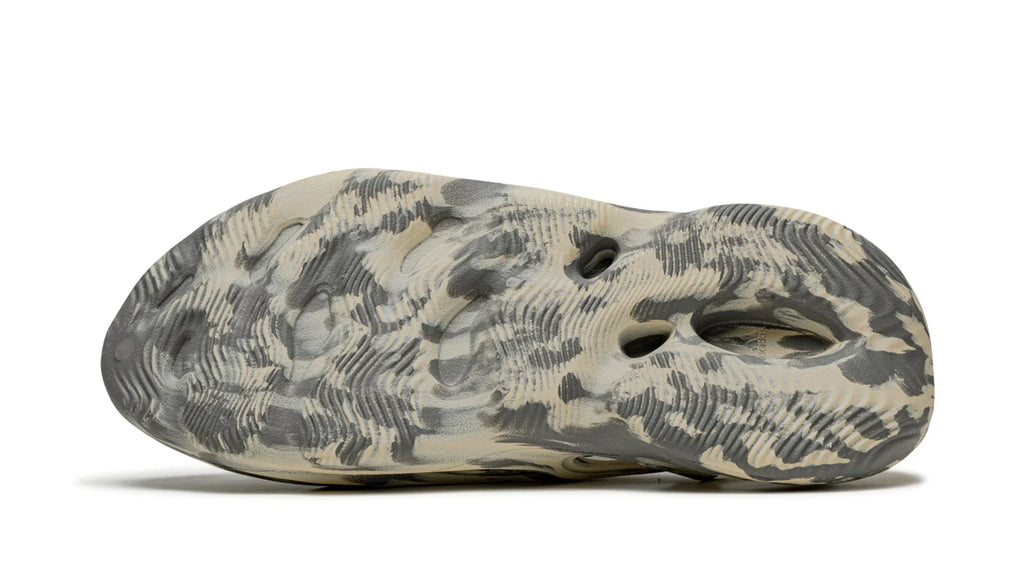 YEEZY FOAM RUNNER MXT Moon Gray