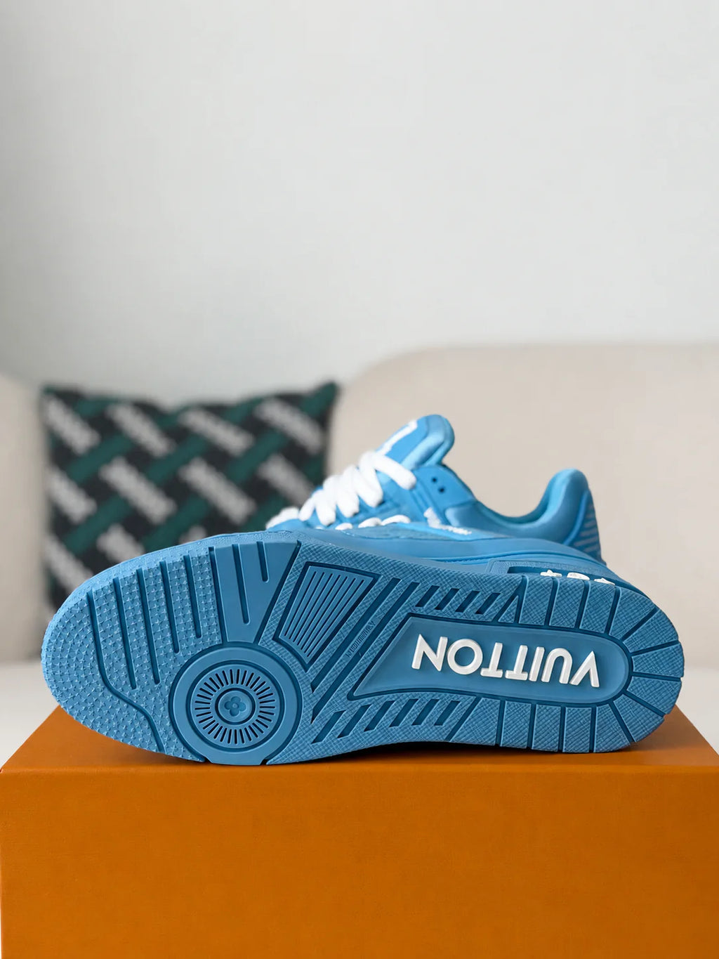 LV Trainer Blue