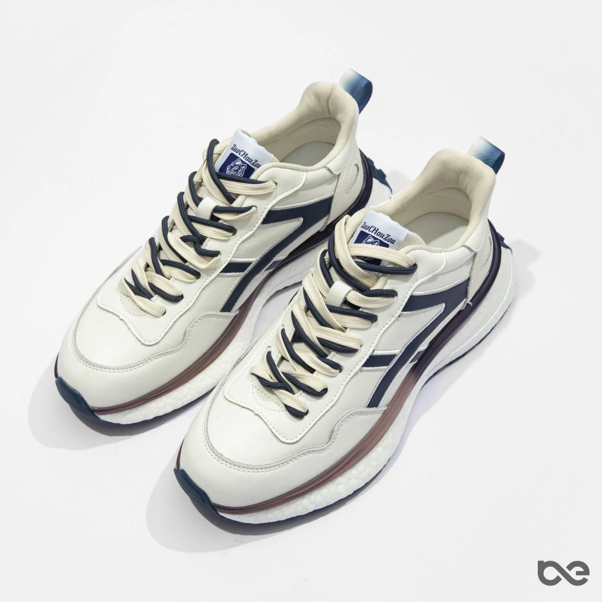 TITAN SNEAKER