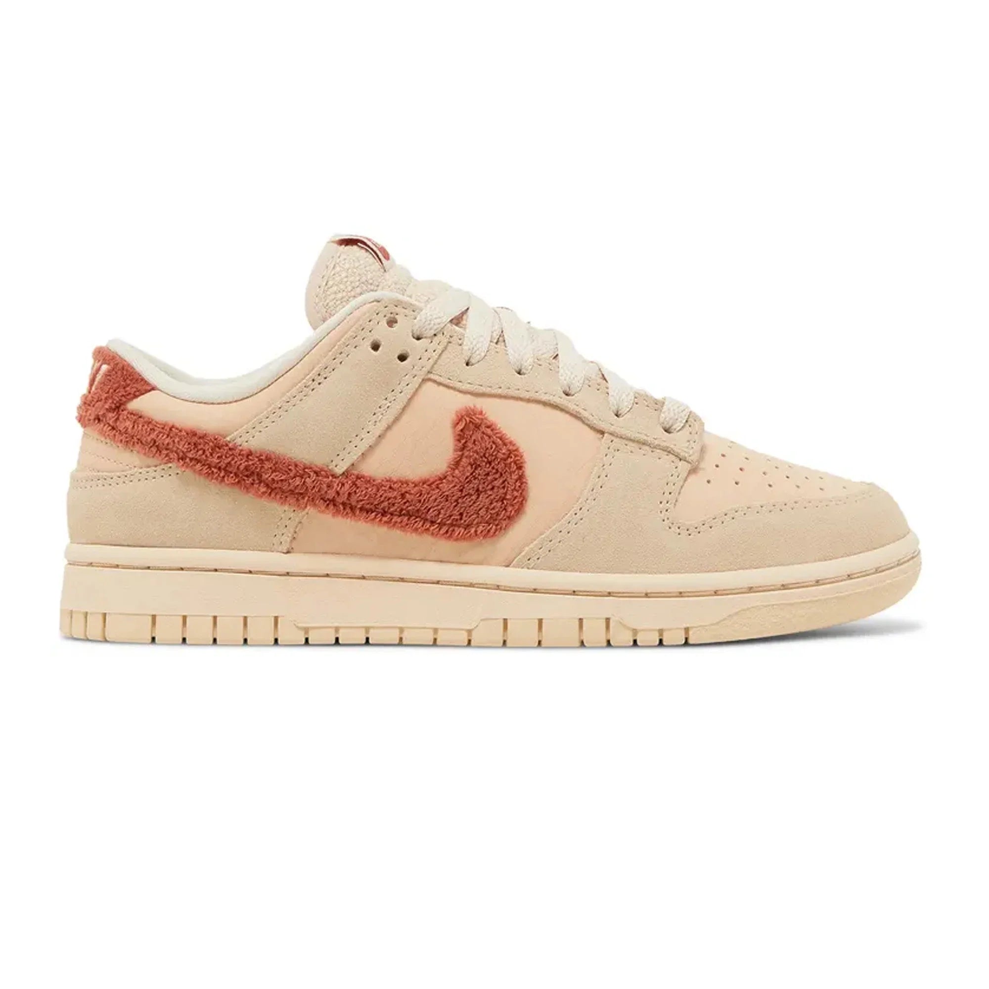 Dunk Low 'Terry Swoosh' W (2022)