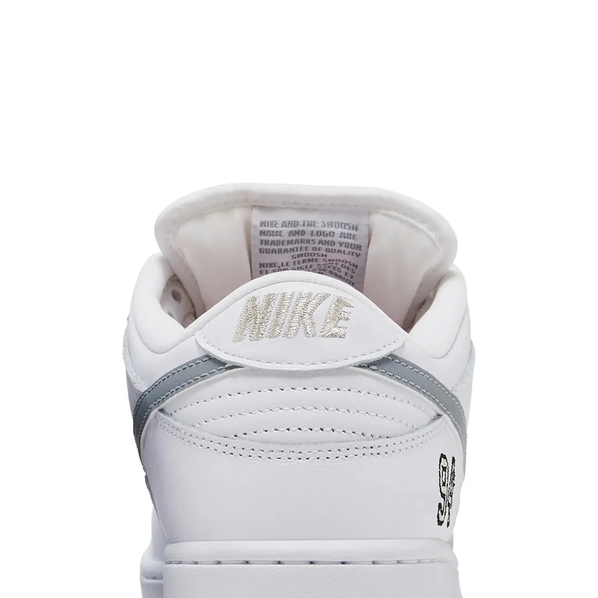 Dunk Low Supreme 94 'White Metallic Silver' (2025)