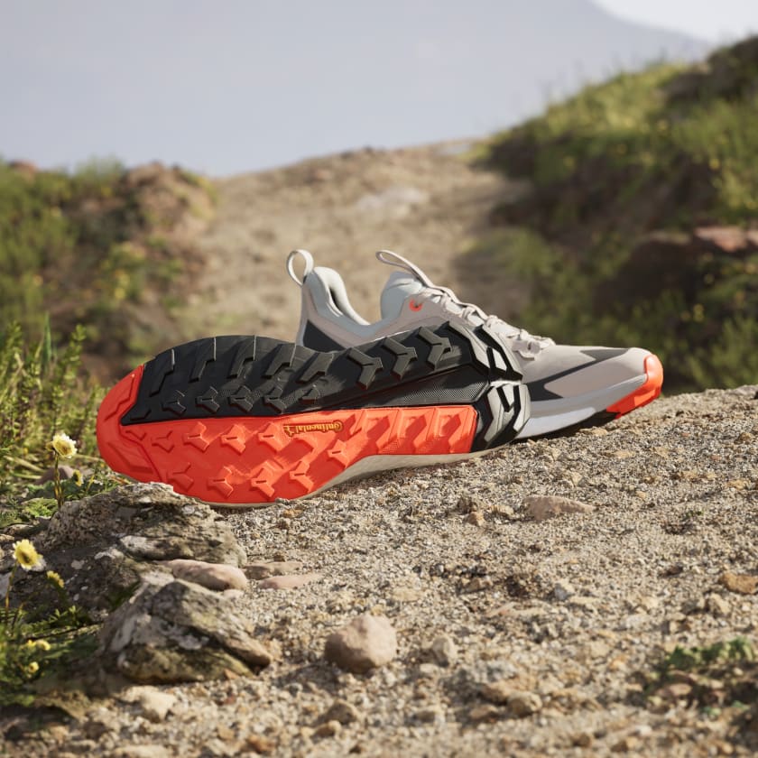 Women Terrex Free Hiker 2.0 Low Gore-Tex Hiking Shoe in Wonder Beige Grey
