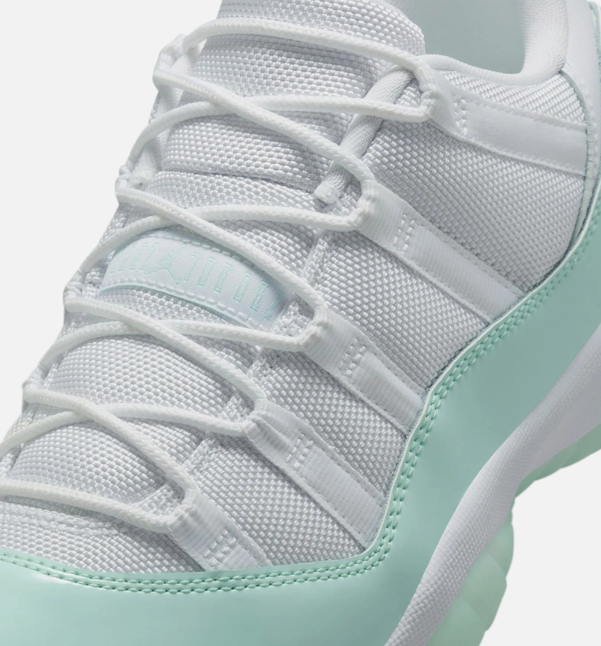 Air Jordan 11 Retro Low Igloo Womens Lifestyle Shoe White Igloo