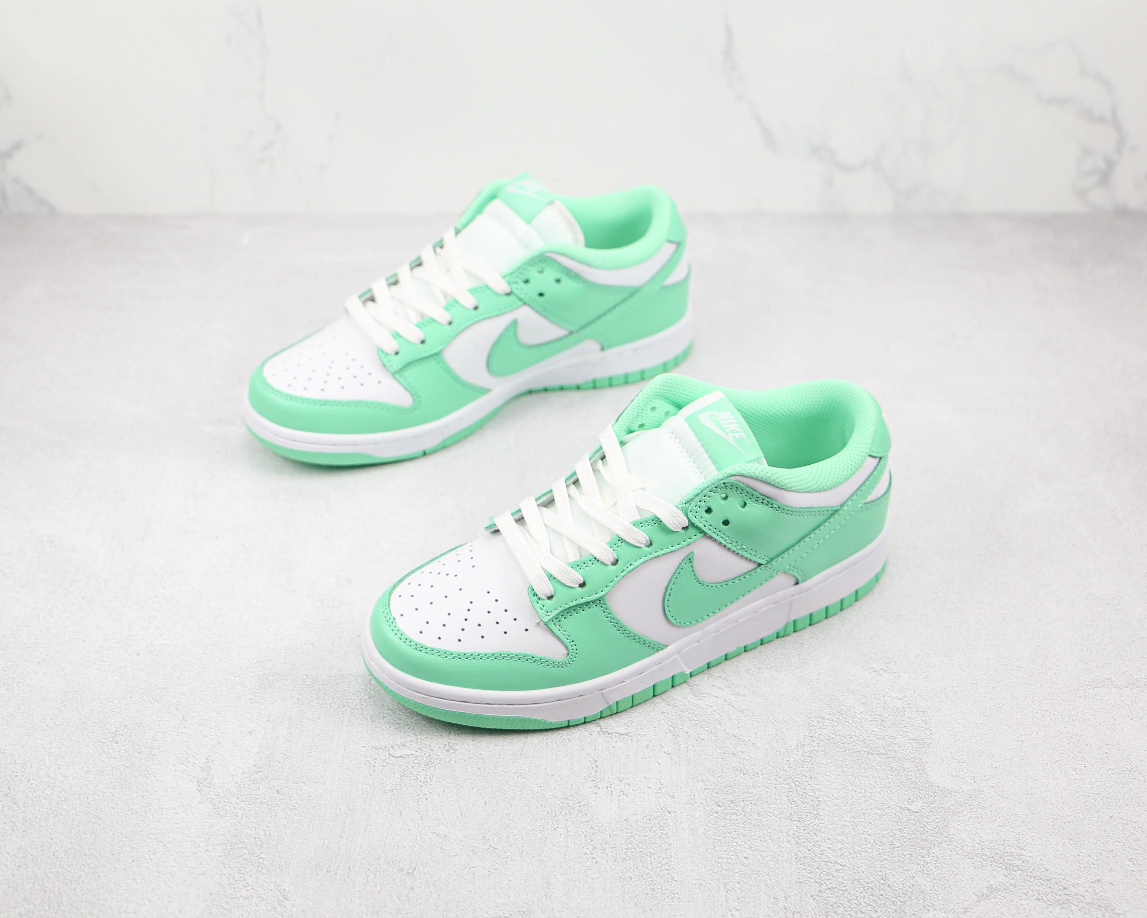 Nike Dunk Low Green Glow