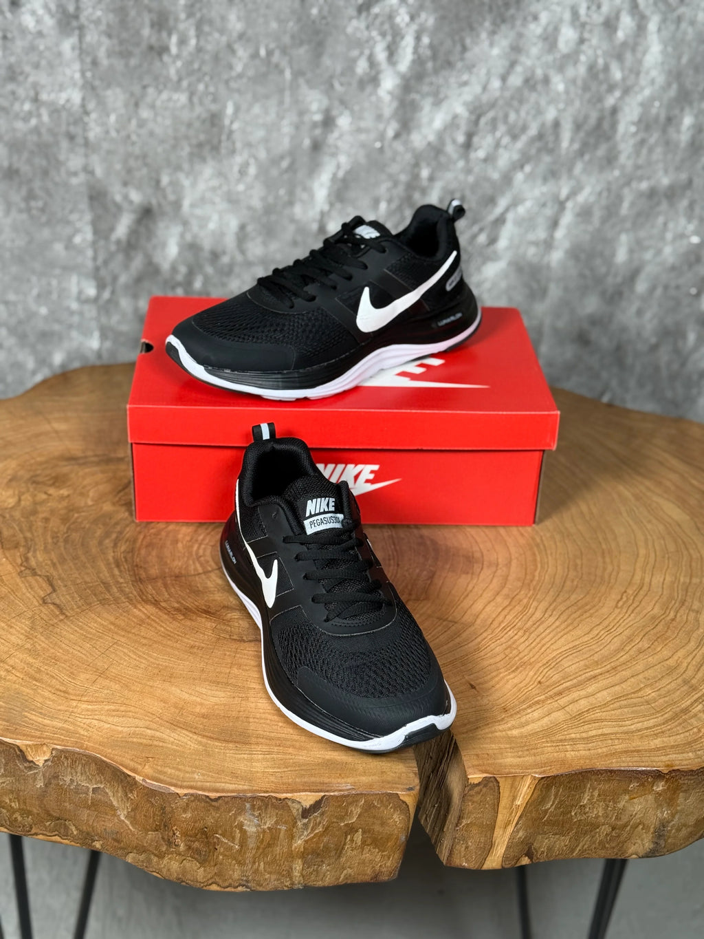 NIKE ZOOM PEGASUS MODEL