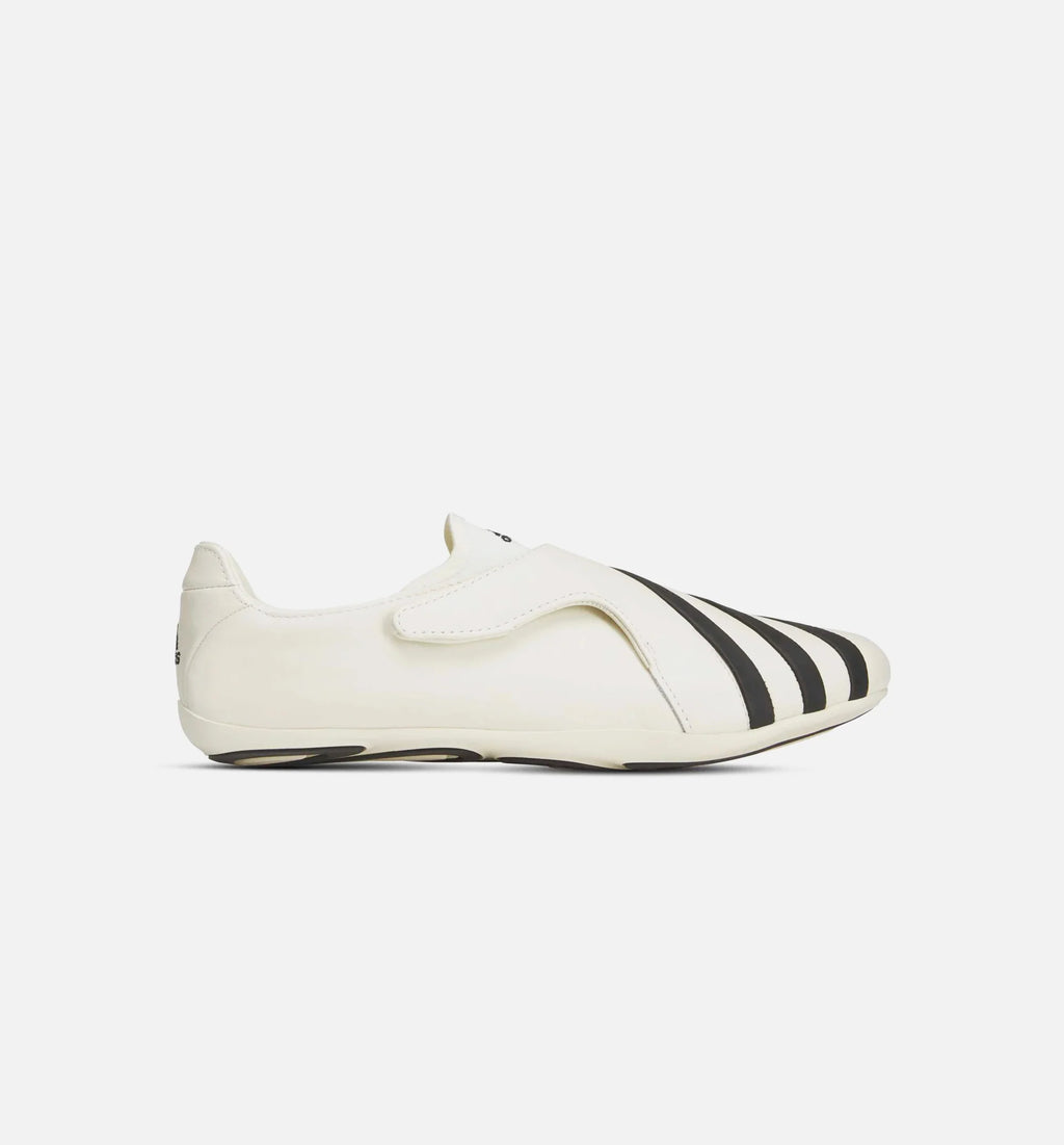 Pharrell Williams Yoga Vario Flat Earther Mens Lifestyle Shoe White Black