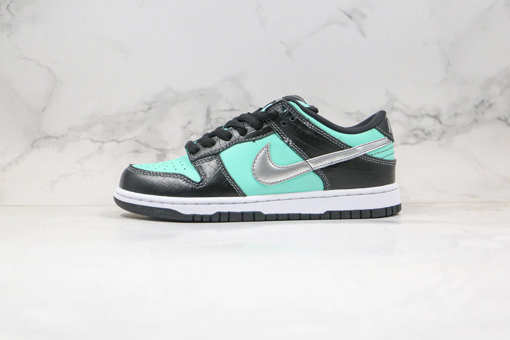 Nike SB Dunk Low Diamond Supply Co Aqua Blue