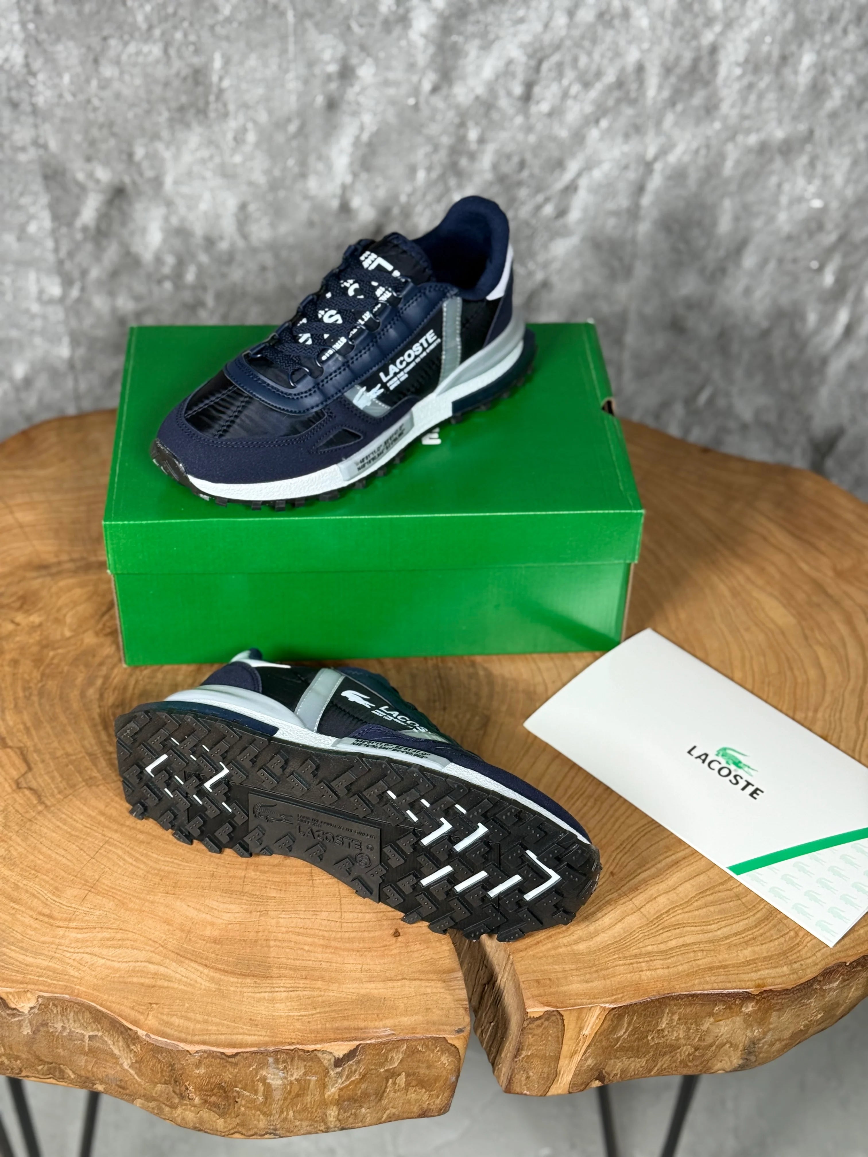 LACOSTE MODEL