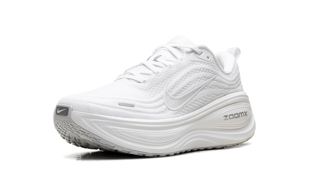 Vomero Plus WMNS"Triple White" HV8154 102