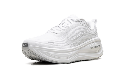 Vomero Plus WMNS"Triple White" HV8154 102