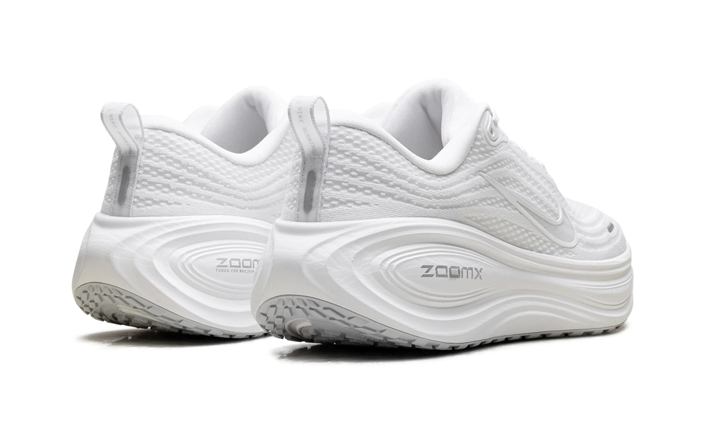 Vomero Plus WMNS"Triple White" HV8154 102