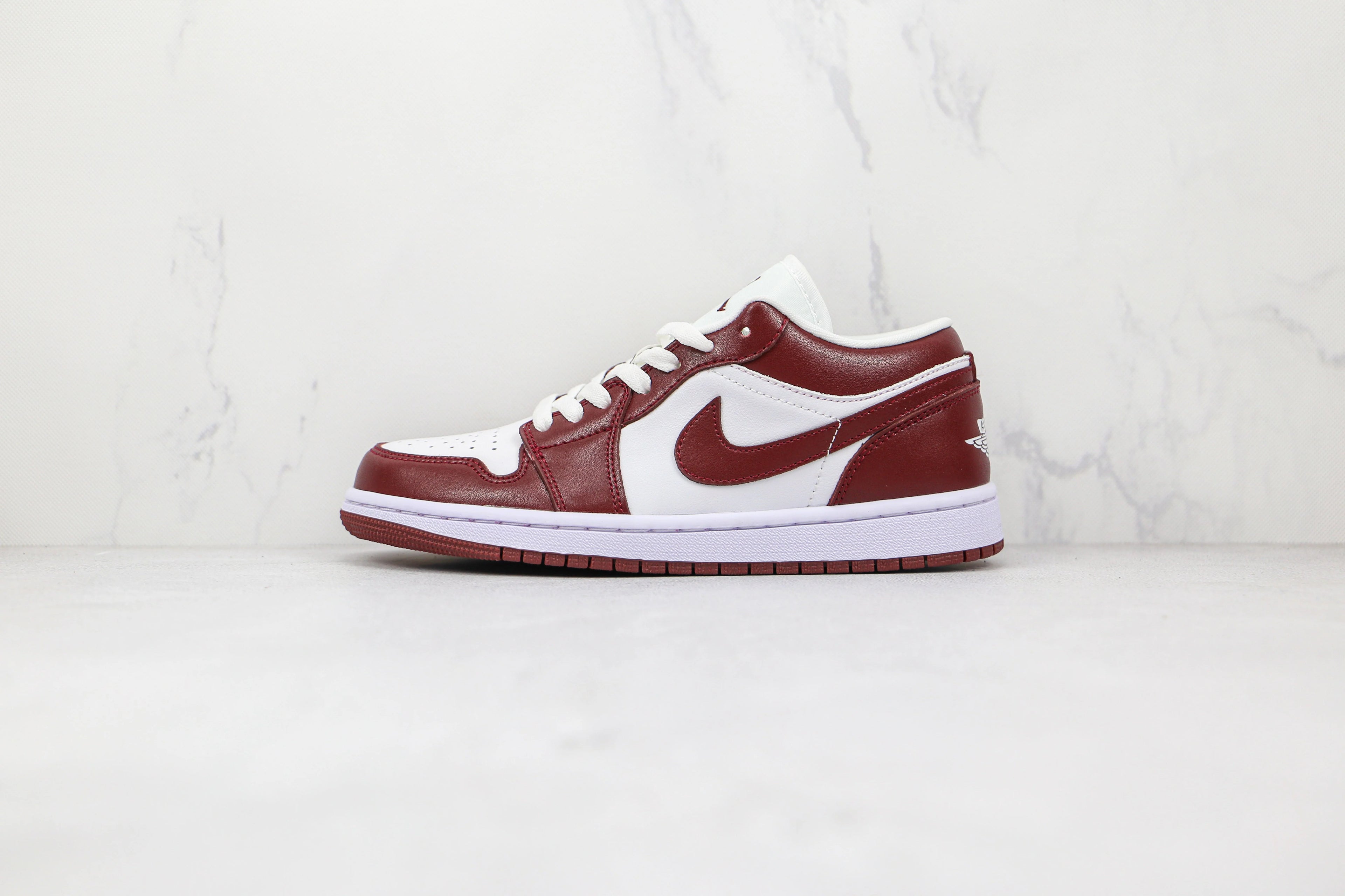 Jordan 1 Low Team Red