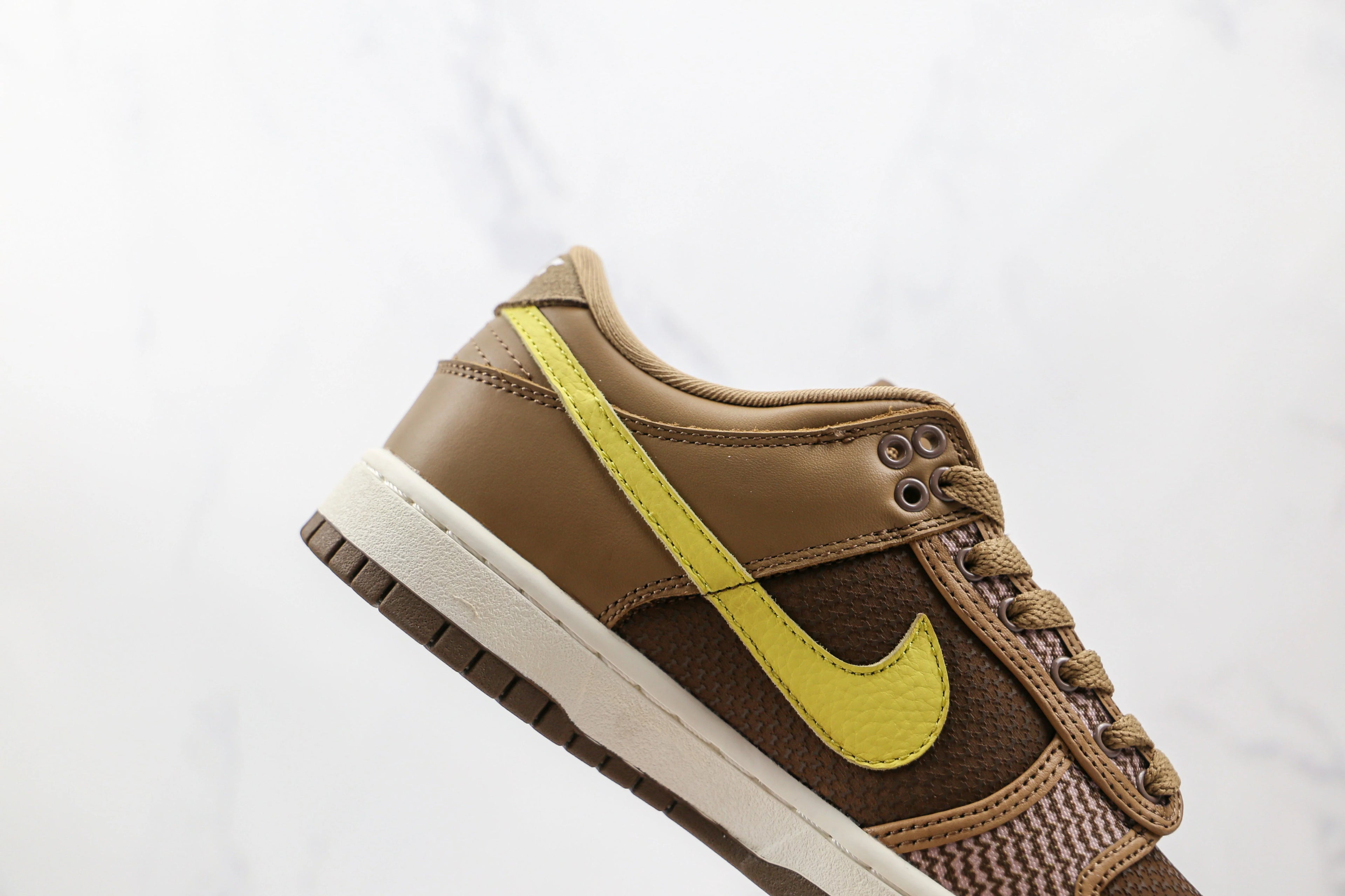 Nike Dunk Low Undefeated Canteen