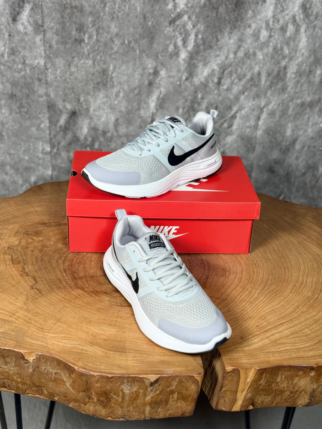 NIKE ZOOM PEGASUS MODEL
