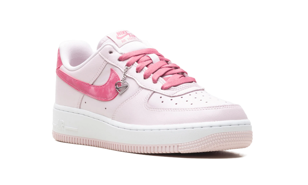 Air Force 1 Low WMNS "Valentine's Day (2026)" IO8755 600