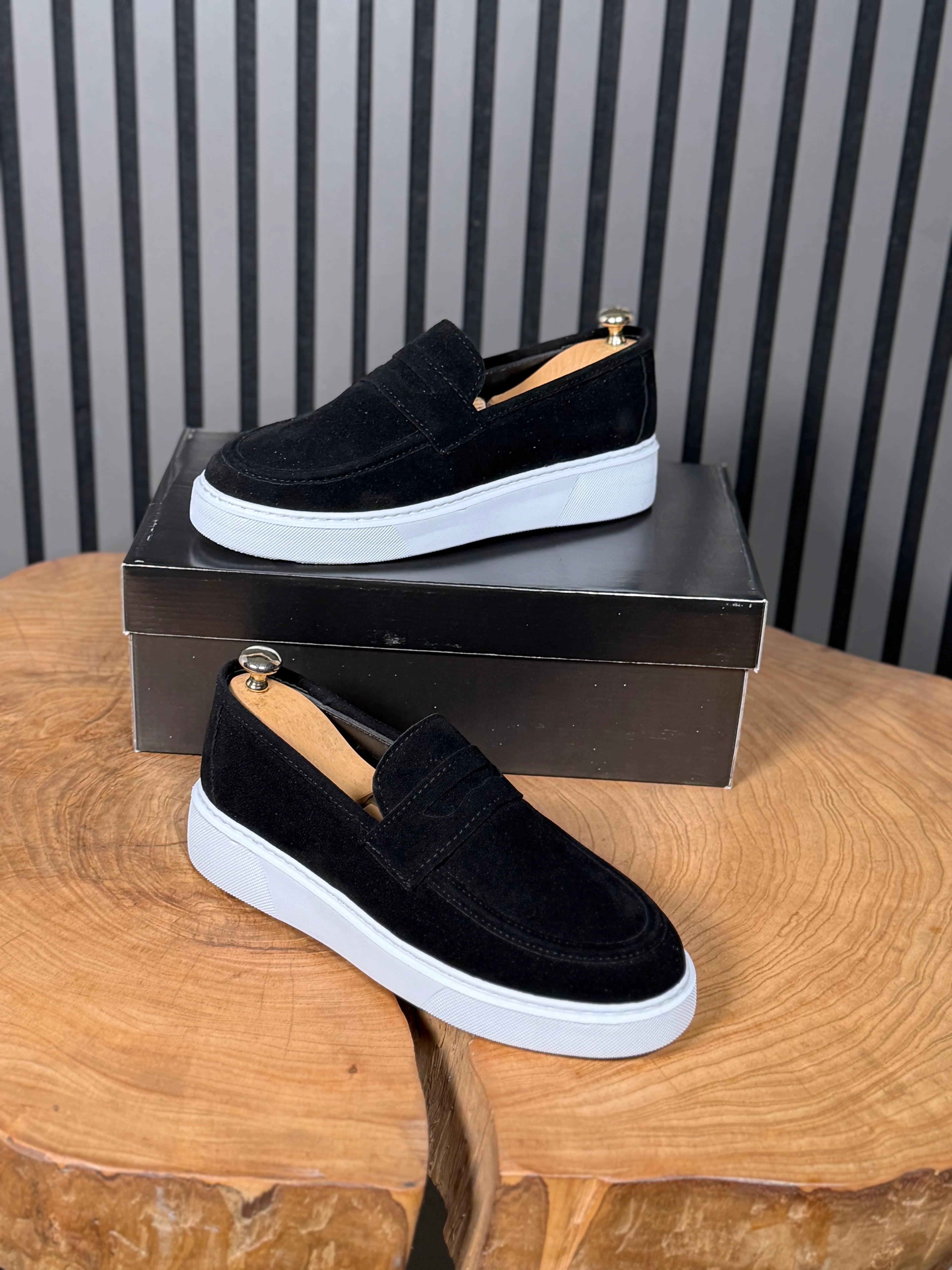 ZARA CASUAL MODEL