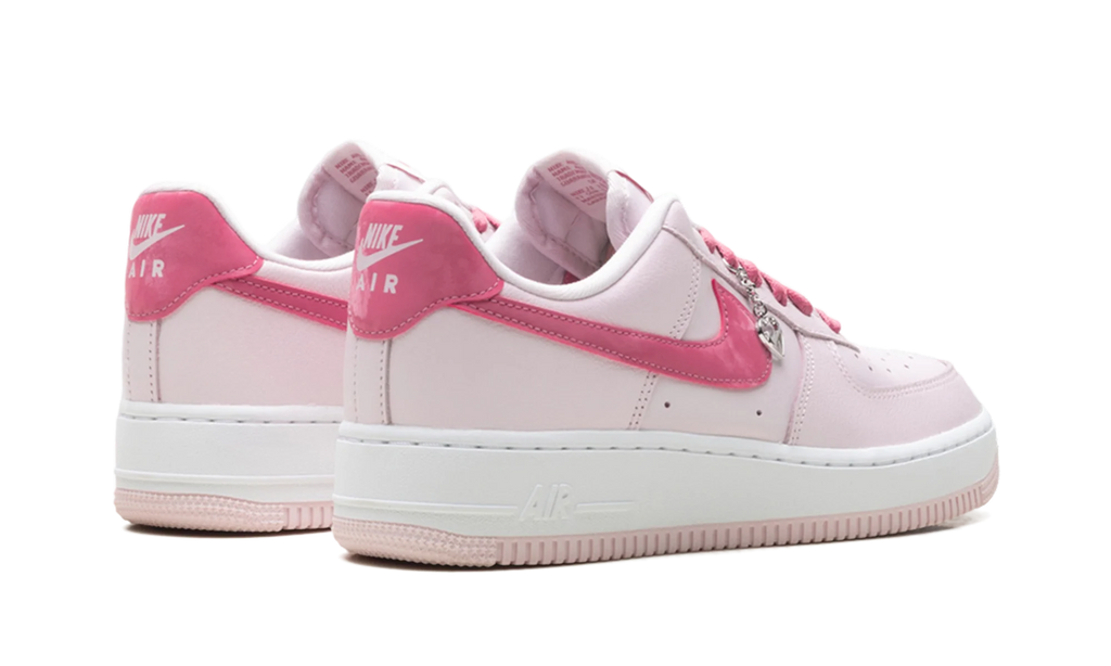 Air Force 1 Low WMNS "Valentine's Day (2026)" IO8755 600