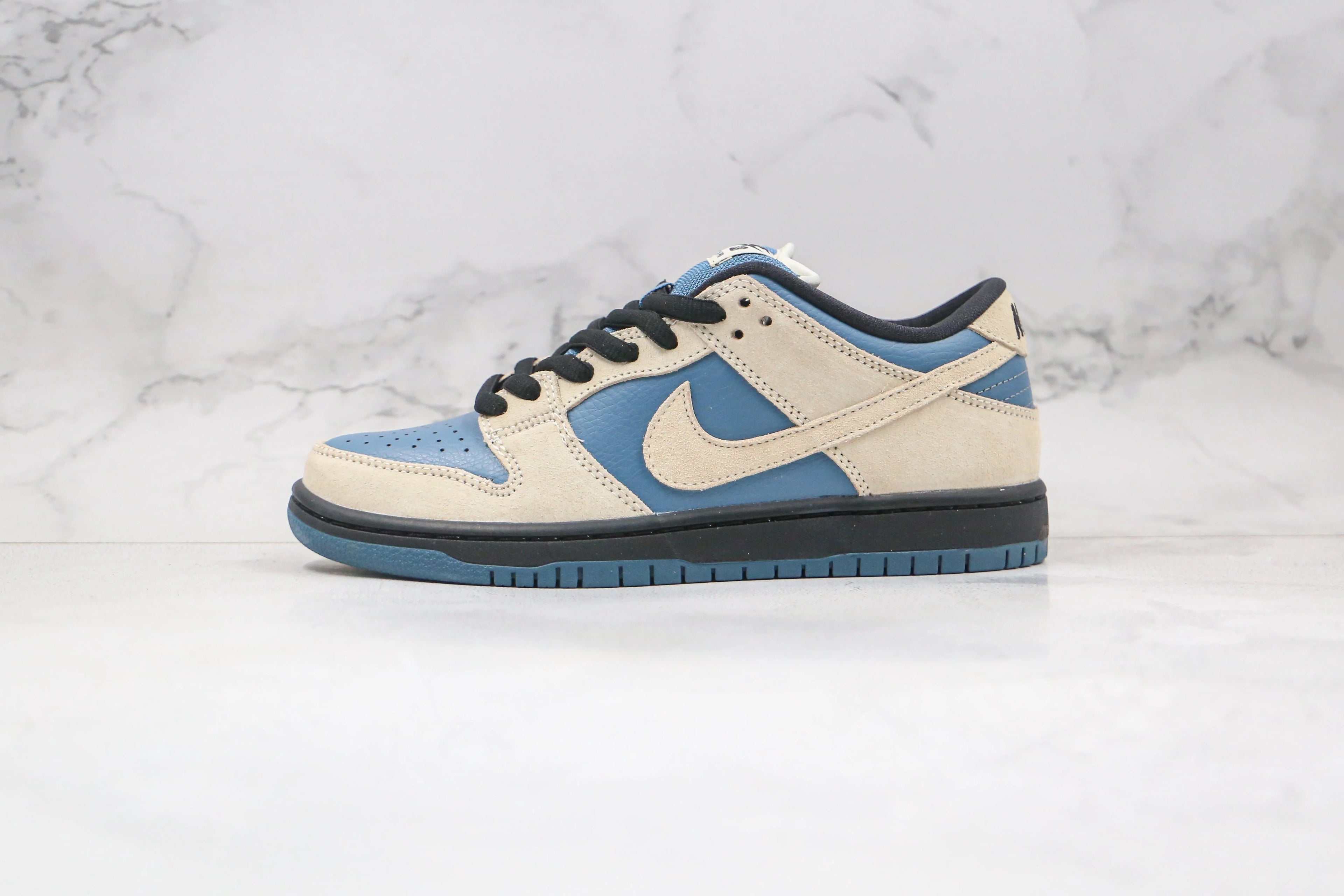 Nike Dunk SB Low Light Cream Thunderstorm