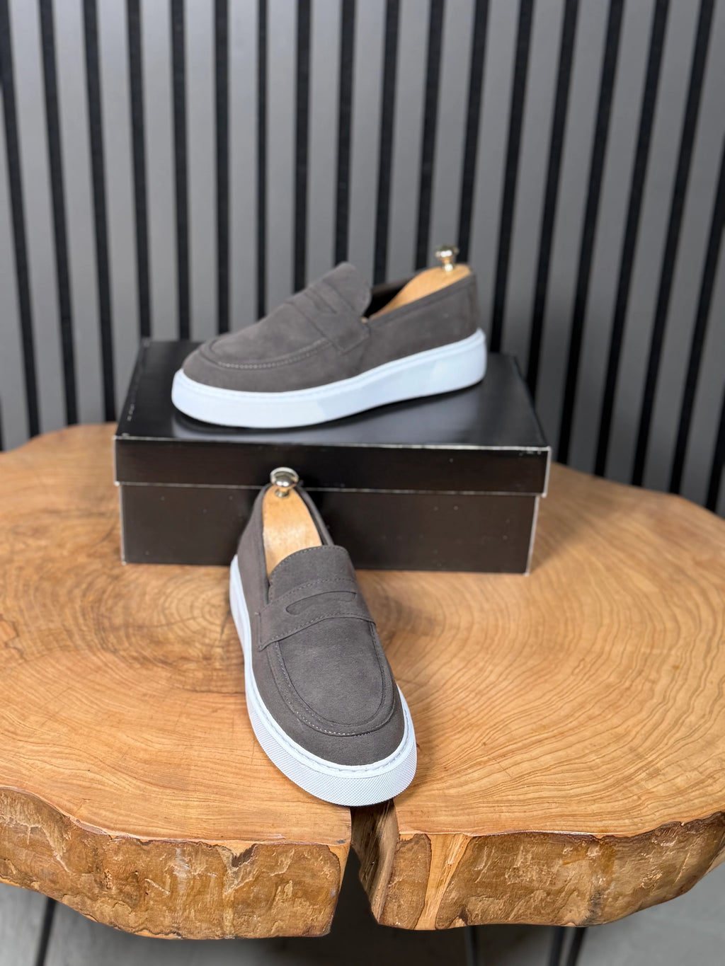 ZARA CASUAL MODEL