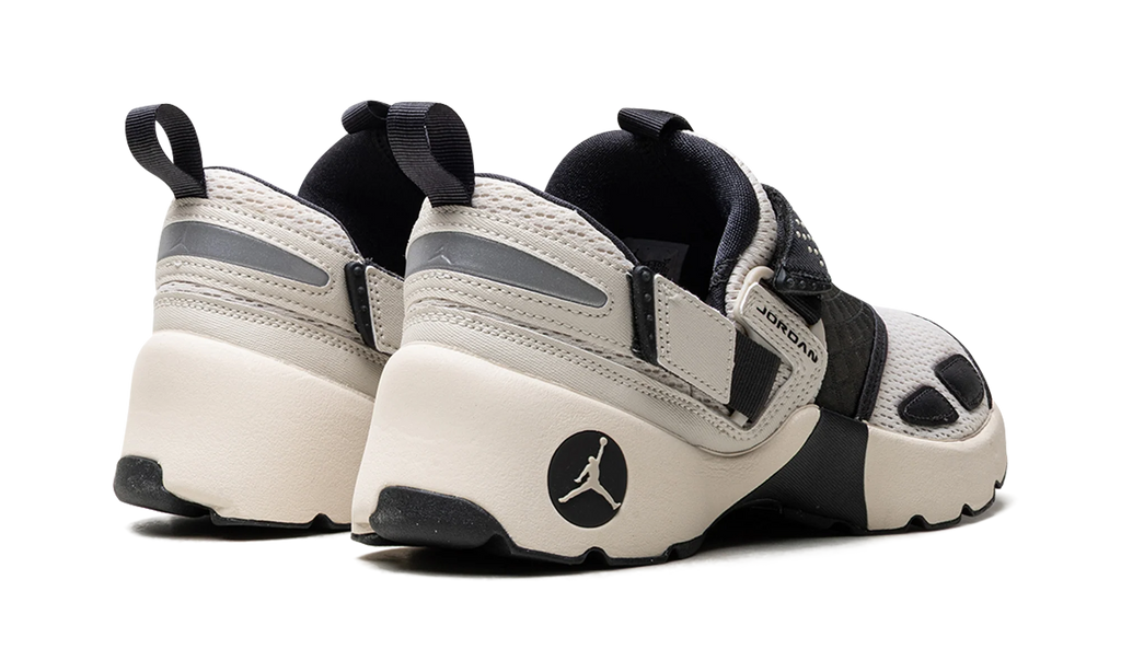 Jordan Trunner LX WMNS "Light Orewood Brown" HQ2164 102