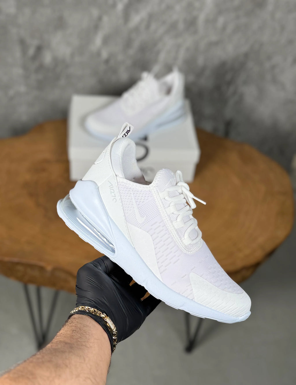 NIKE 270 MODEL