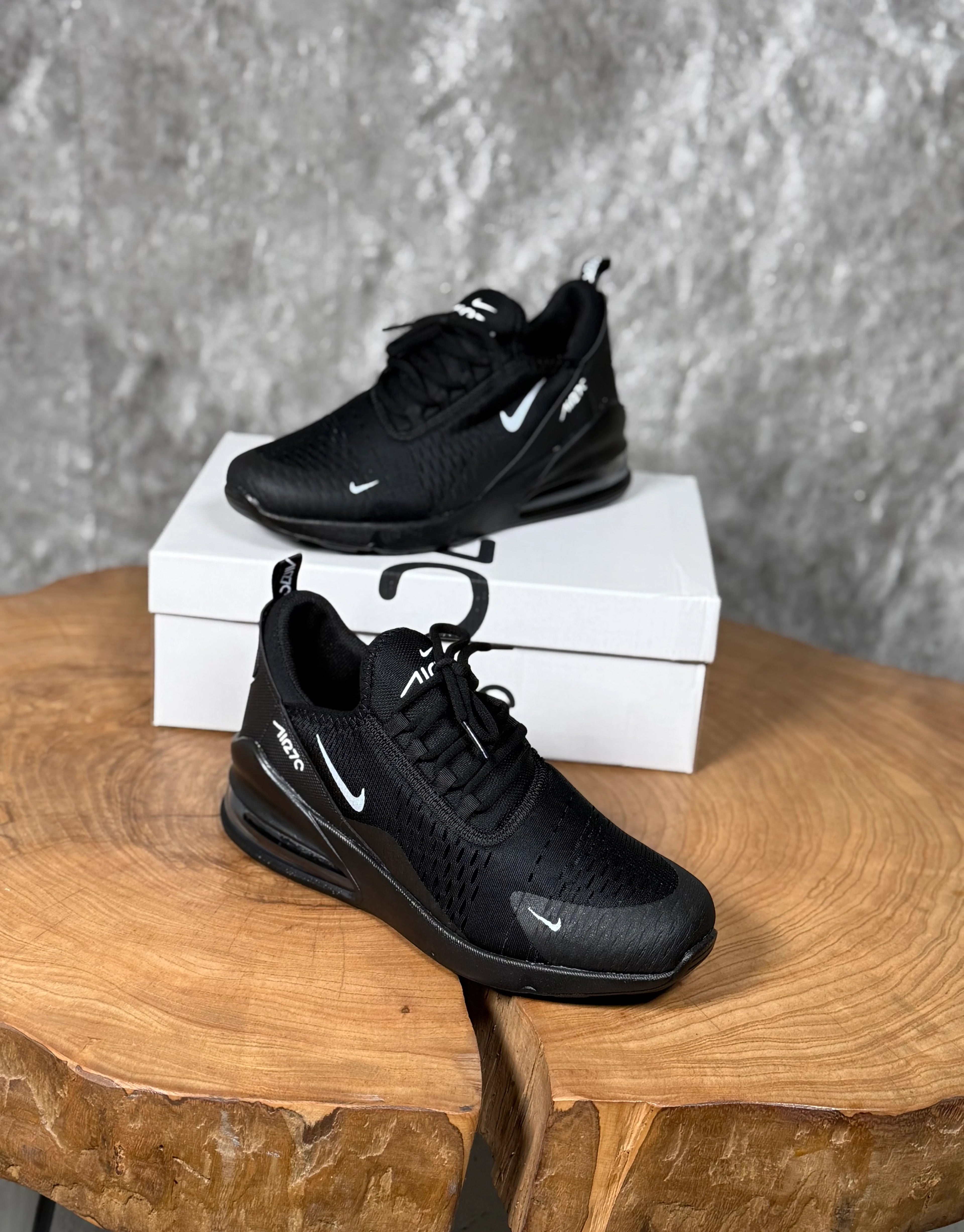 NIKE 270 MODEL