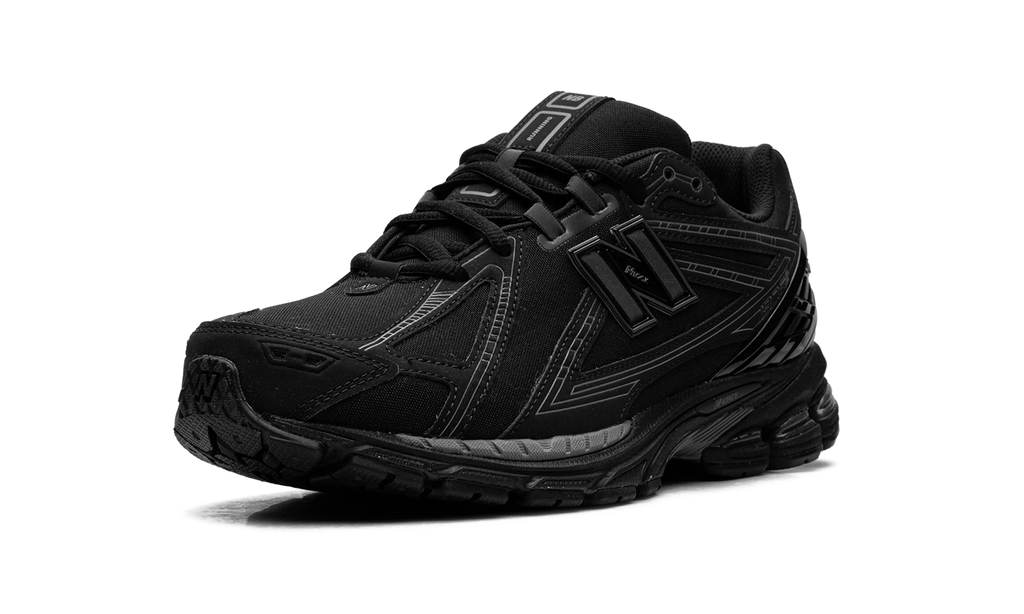 1906R "Triple Black" U1906RJB