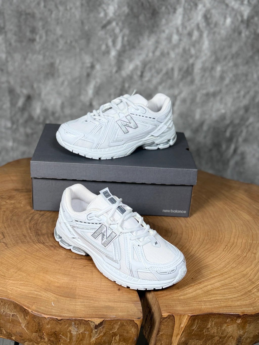 NEW BALANCE 1906 MODEL
