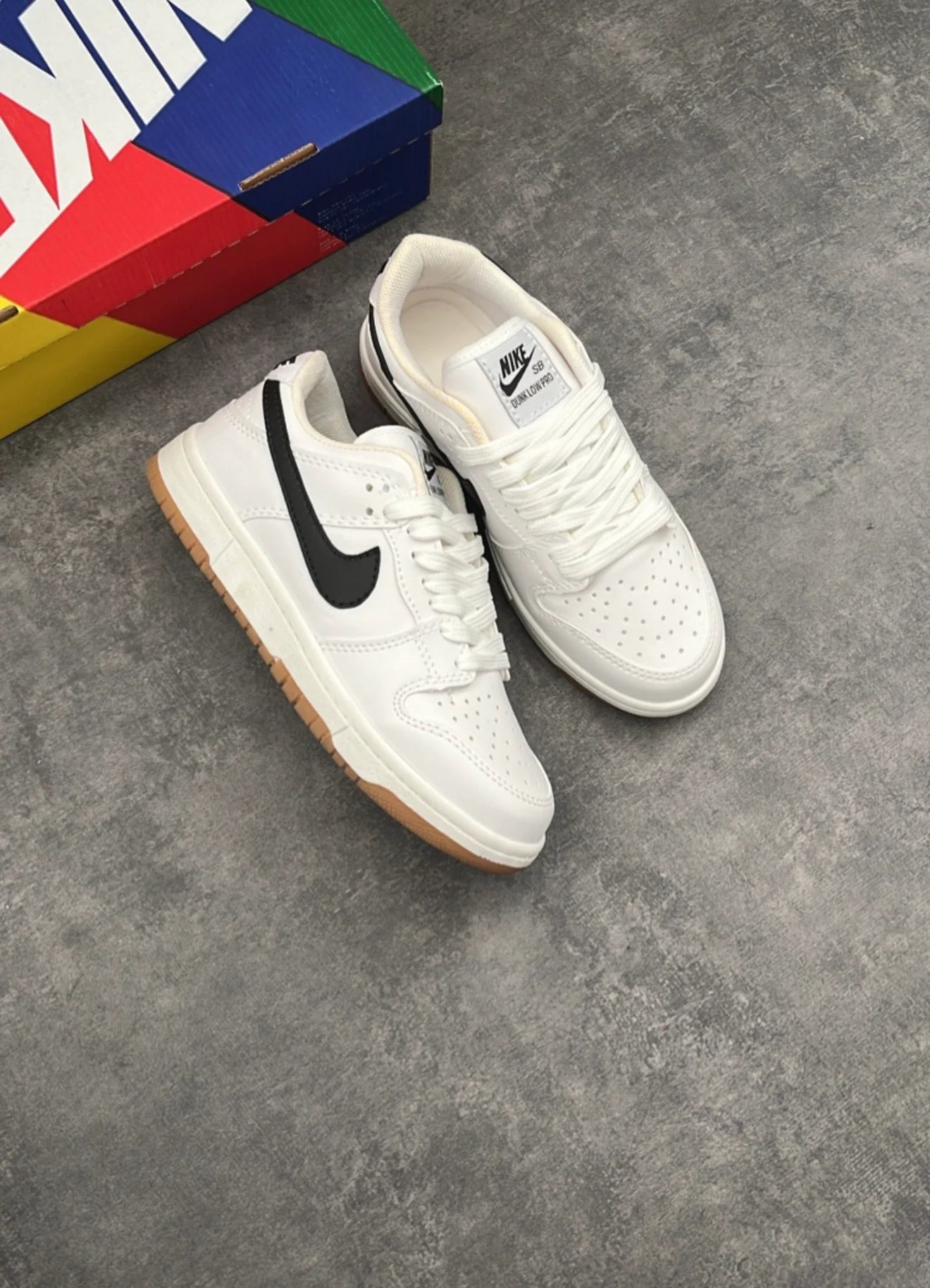 NIKE DUNK
