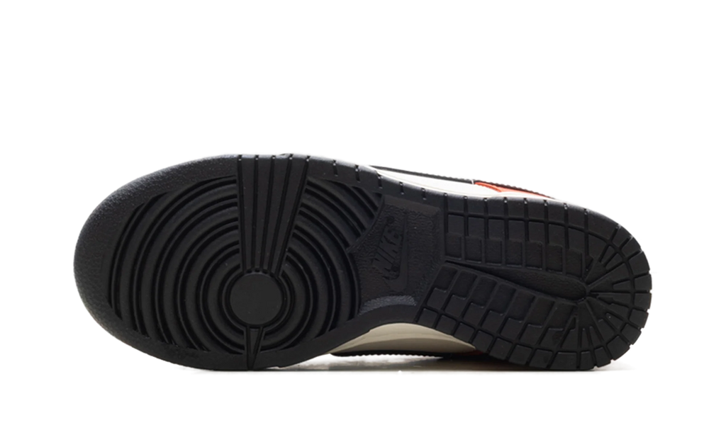 Dunk Low WMNS "Black Toe Bright Crimson" HQ3423 635