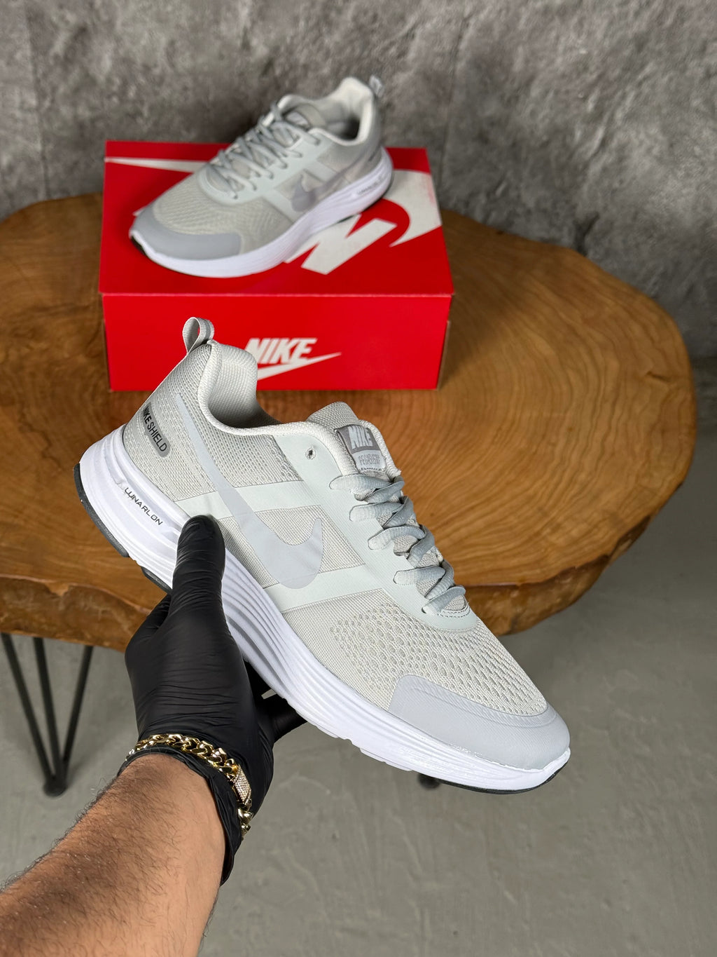 NIKE ZOOM PEGASUS MODEL