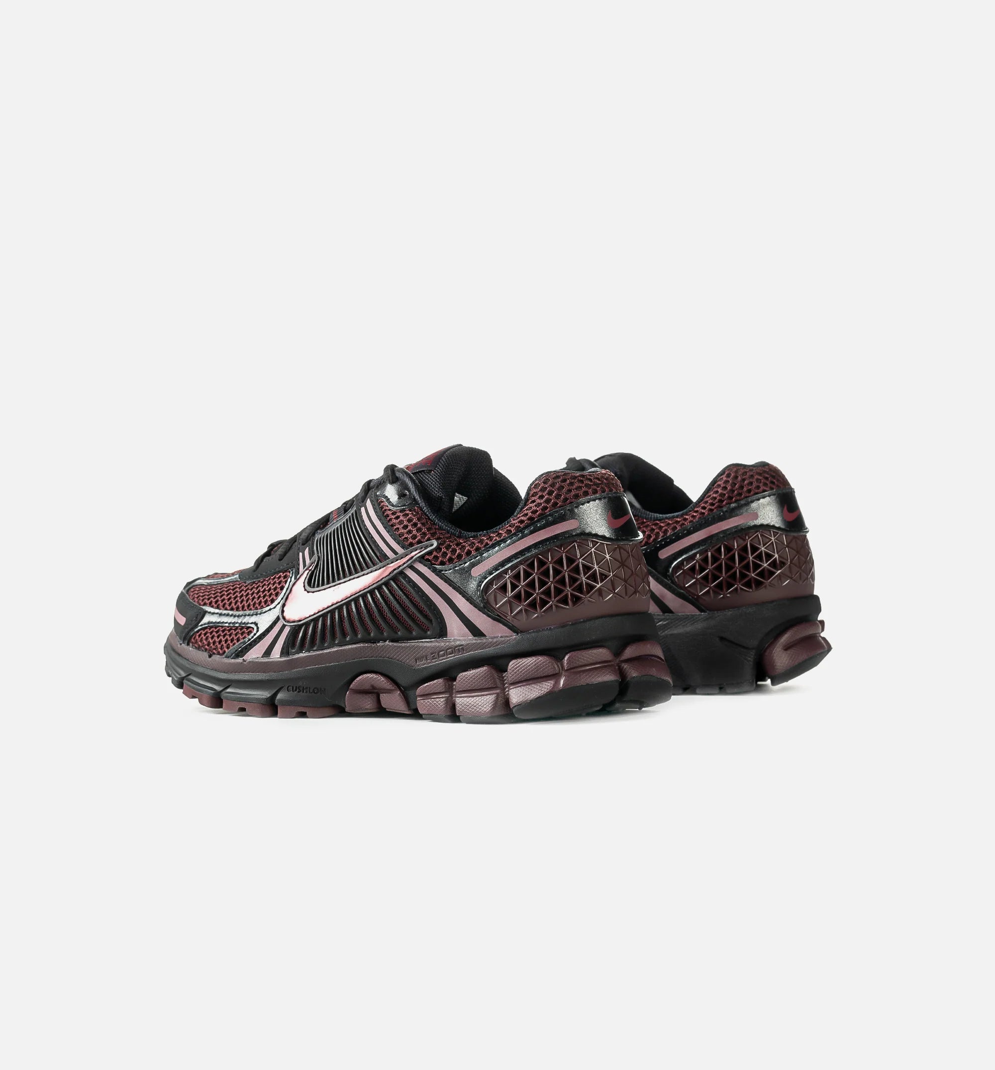 Zoom Vomero 5 Reflective Accents Womens Lifestyle Shoe Black Burgundy Crush Burgundy Ash Dark Team Red