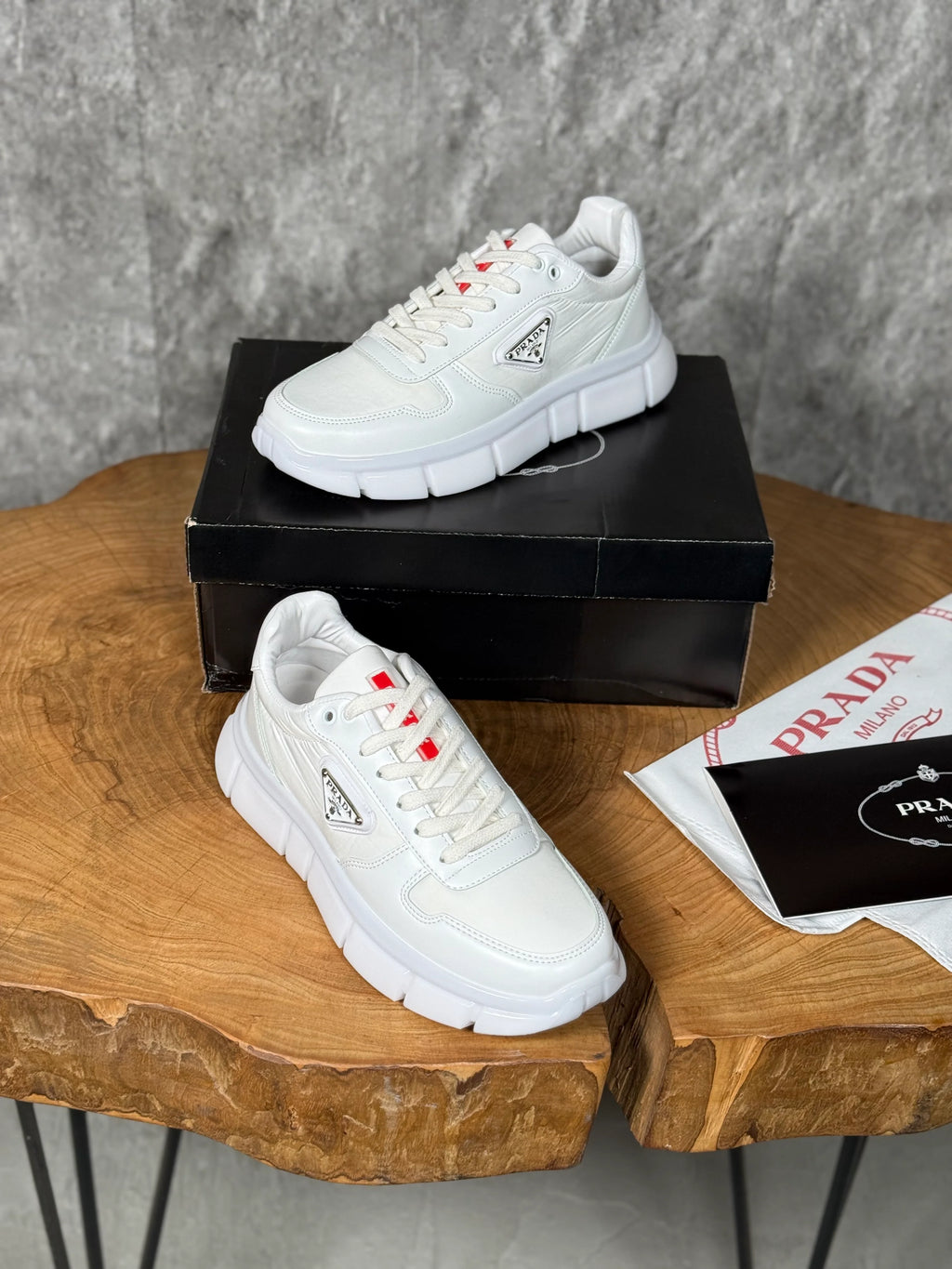 PRADA MODELİ