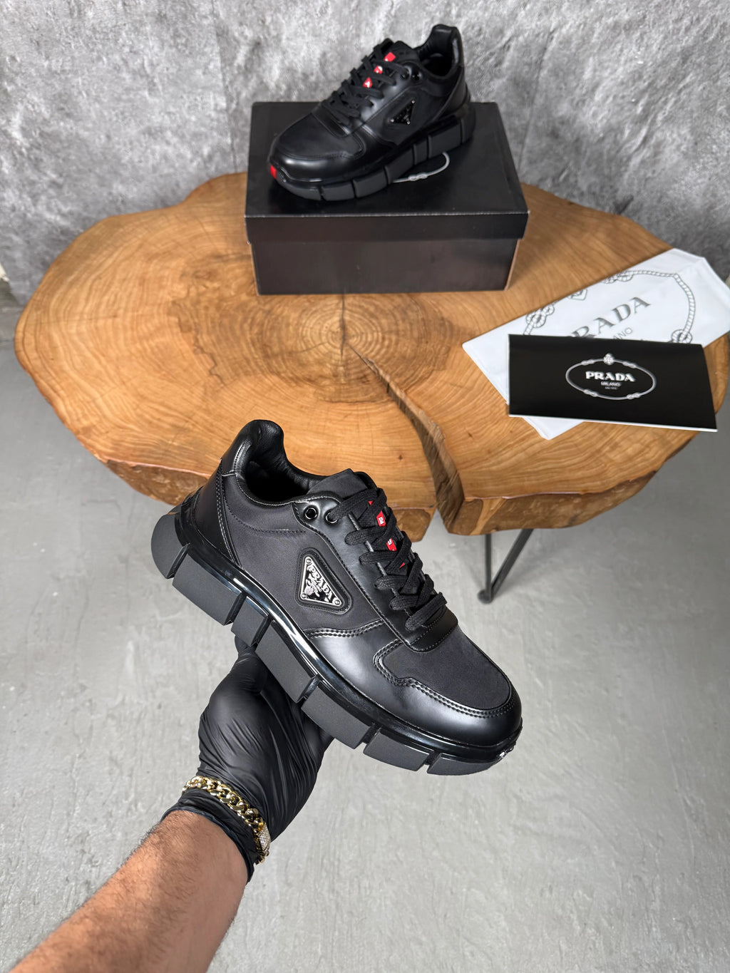 PRADA MODELİ
