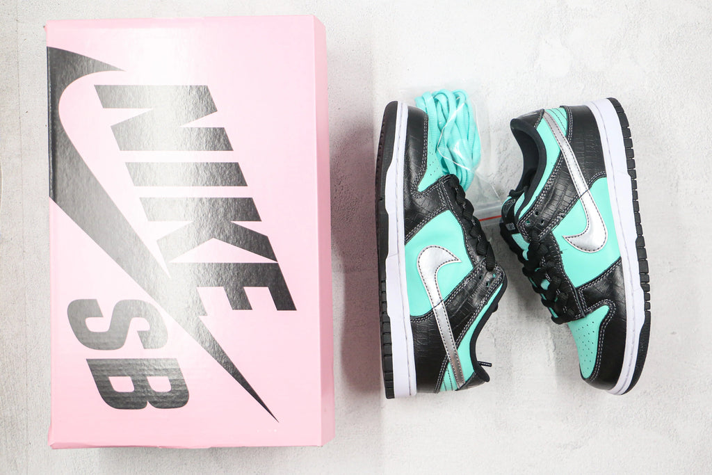 Nike SB Dunk Low Diamond Supply Co Aqua Blue